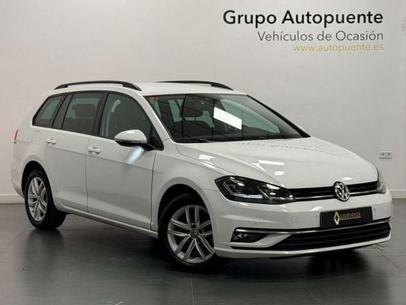 Usado VW Golf VII Advance 116 CV (85 kW) 2020 Blanco Familiar