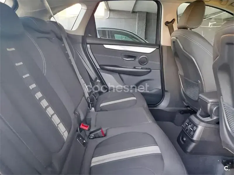 Usado BMW 218 150 CV (110 kW) 2018 Gris / plata Familiar