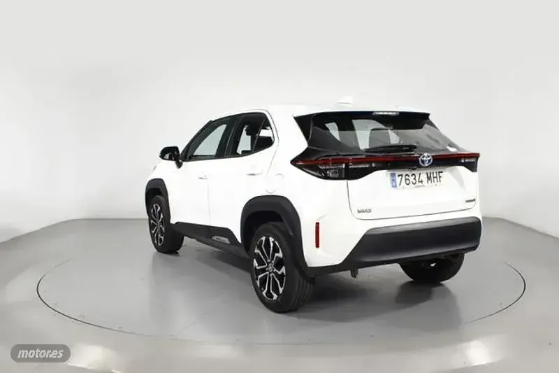 Usado Toyota Yaris Cross Active 116 CV (85 kW) 2023 Blanco SUV