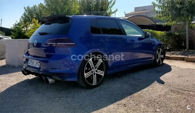 Usado VW Golf VII R 300 CV (220 kW) 2016 Azul Berlina