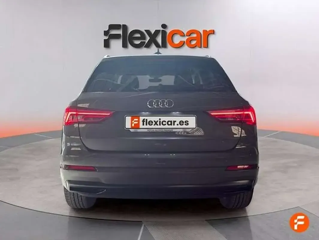 Usado Audi Q3 Advanced 150 CV (110 kW) 2024 Gris SUV