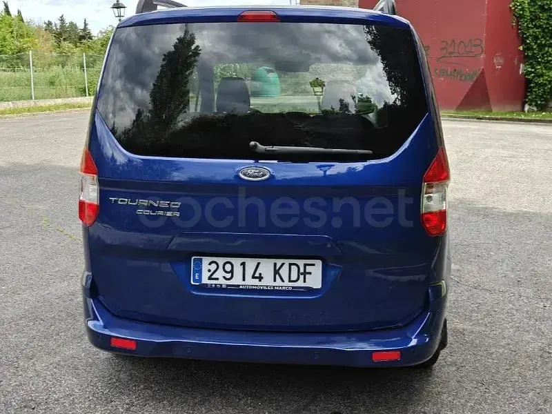 Usado Ford Tourneo Courier Titanium 95 CV (69 kW) 2017 Azul Monovolumen
