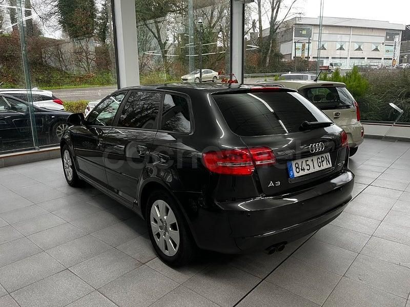 Usado Audi A3 Attraction 105 CV (77 kW) 2009 Negro Utilitario