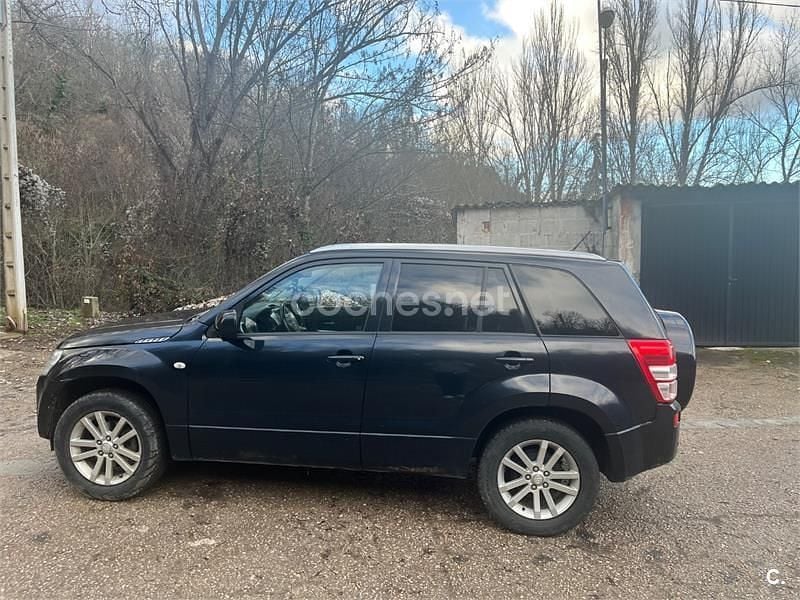 Usado Suzuki Grand Vitara 140 CV (102 kW) 2010 Negro SUV