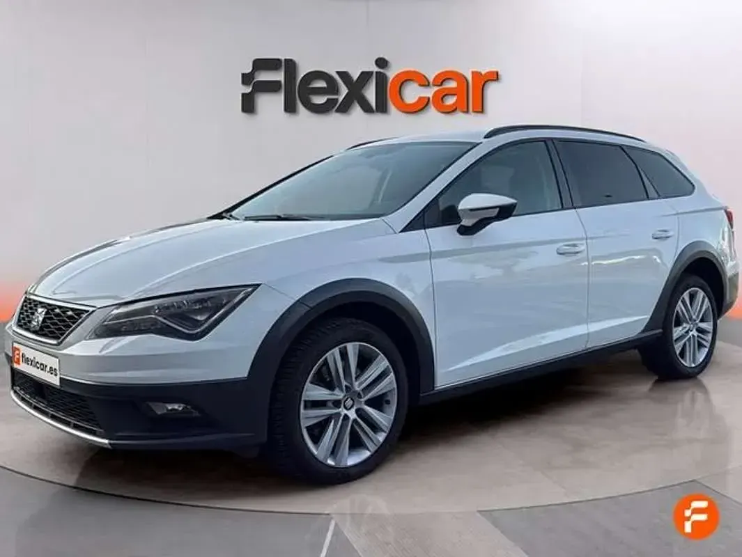 Usado Seat Leon ST FR 150 CV (110 kW) 2018 Blanco Familiar