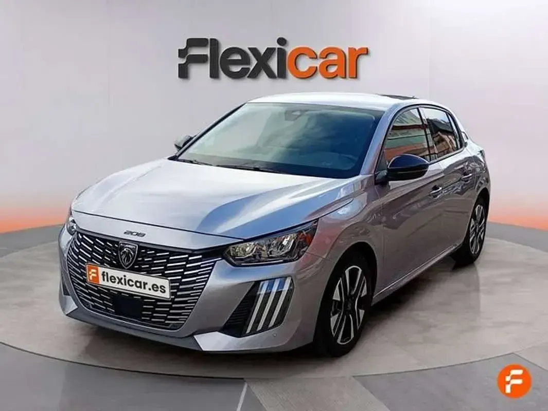 Usado Peugeot 208 Allure 101 CV (74 kW) 2025 Gris Utilitario