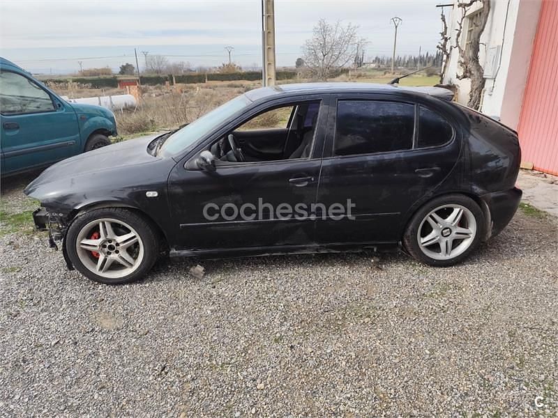 Usado Seat Leon FR 150 CV (110 kW) 2003 Negro Berlina