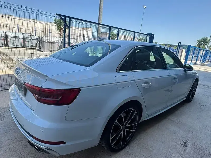 Usado Audi S4 354 CV (260 kW) 2017 Blanco Familiar