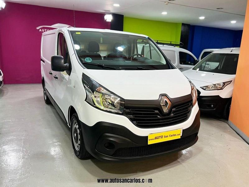 Usado Renault Trafic 95 CV (69 kW) 2019 Blanco Monovolumen