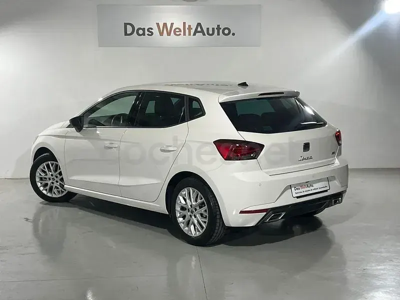 Usado Seat Ibiza FR 115 CV (84 kW) 2025 Blanco Utilitario