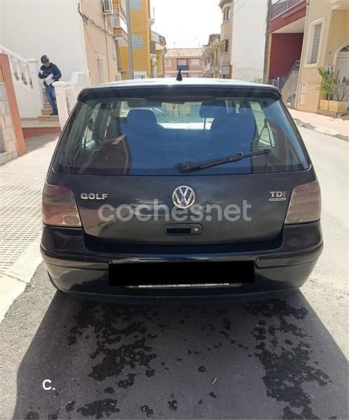 Usado VW Golf IV 100 CV (73 kW) 2003 Negro Berlina