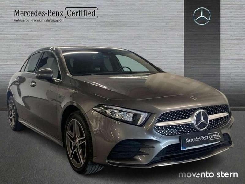 Usado Mercedes A250 AMG line 218 CV (160 kW) 2021 Gris Utilitario