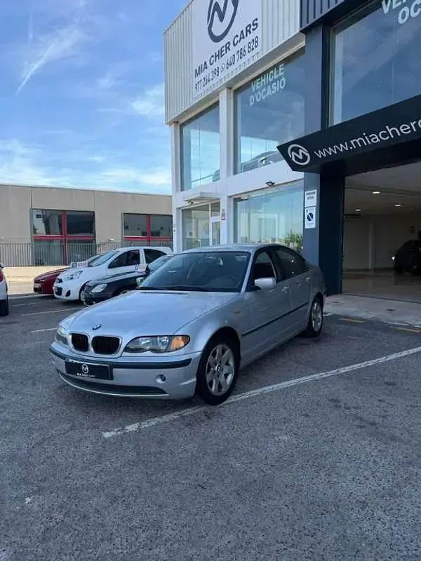 Usado BMW 318 143 CV (105 kW) 2002 Gris Berlina
