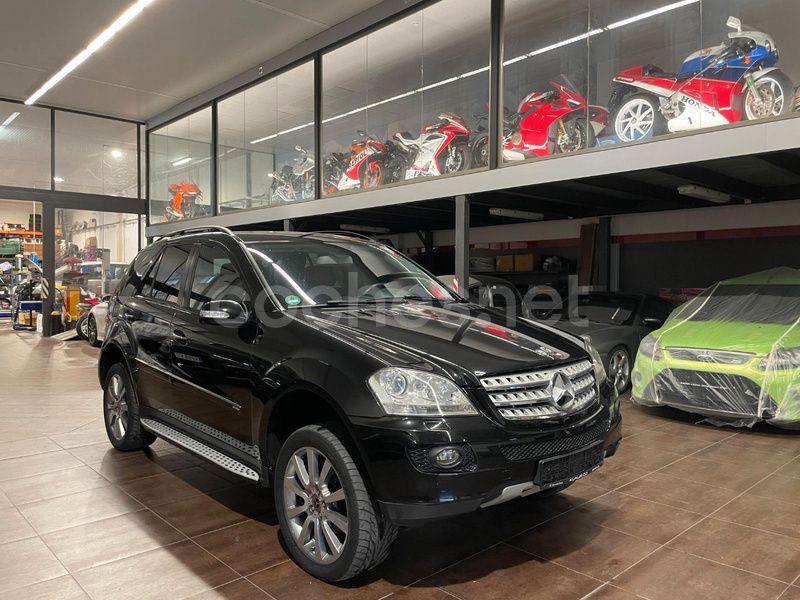 Negro Usado 2007 Mercedes ML320 SUV | 13.500 € (Precio justo) - Imagen 1/4