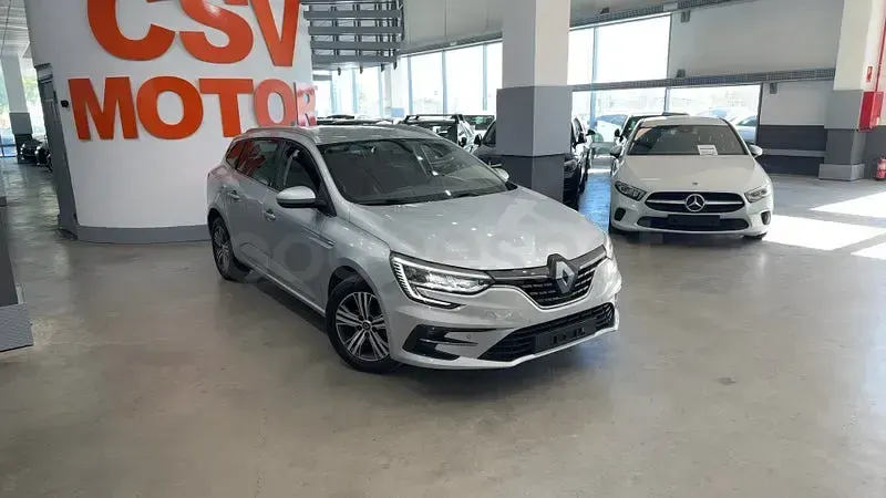 Usado Renault Mégane IV Equilibre 140 CV (102 kW) 2022 Gris / plata Berlina