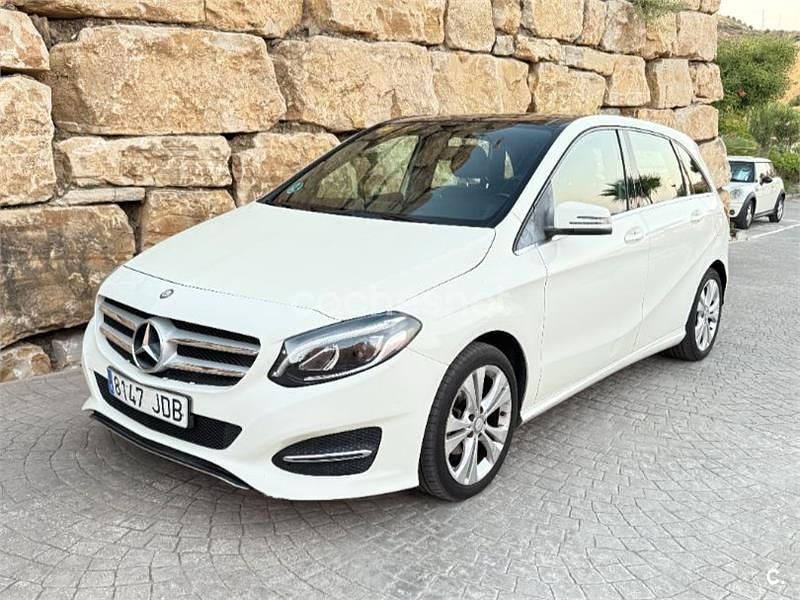 Blanco Usado 2015 Mercedes B180 Urban Monovolumen | 9600 € (Precio justo) - Imagen 1/4