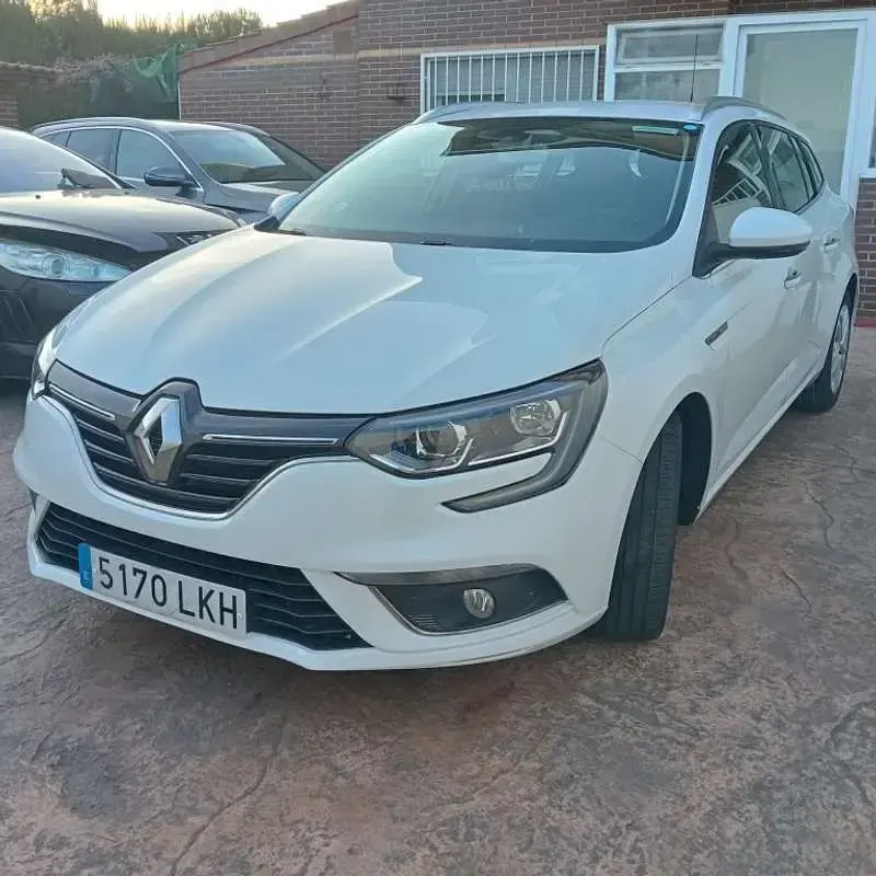 Käytetty Renault Mégane Business 116 HP (85 kW) 2020 Valkoinen Viistoperä