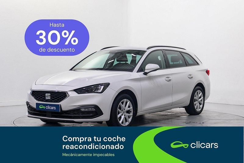 Usado Seat Leon Style 115 CV (84 kW) 2021 Blanco Familiar