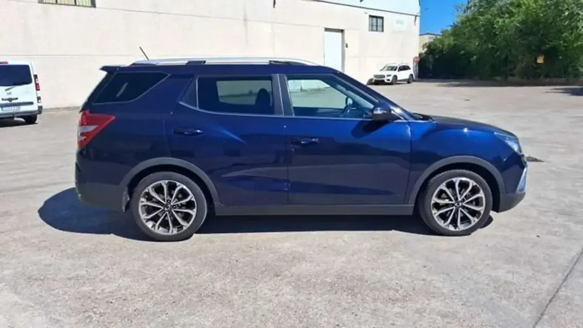 Usado SsangYong XLV Limited 116 CV (85 kW) 2017 Azul SUV