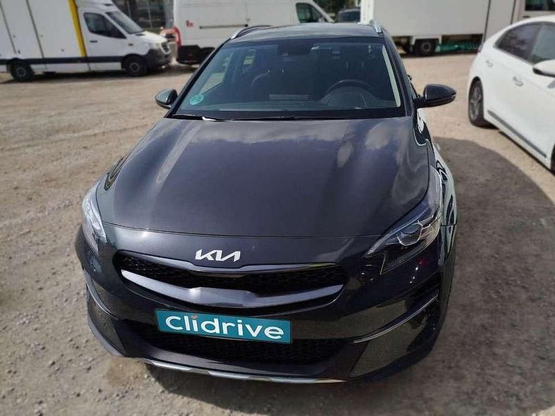 Usado Kia XCeed 120 CV (88 kW) 2022 Gris SUV