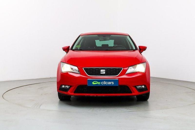 Usado Seat Leon Reference 110 CV (80 kW) 2017 Rojo Berlina