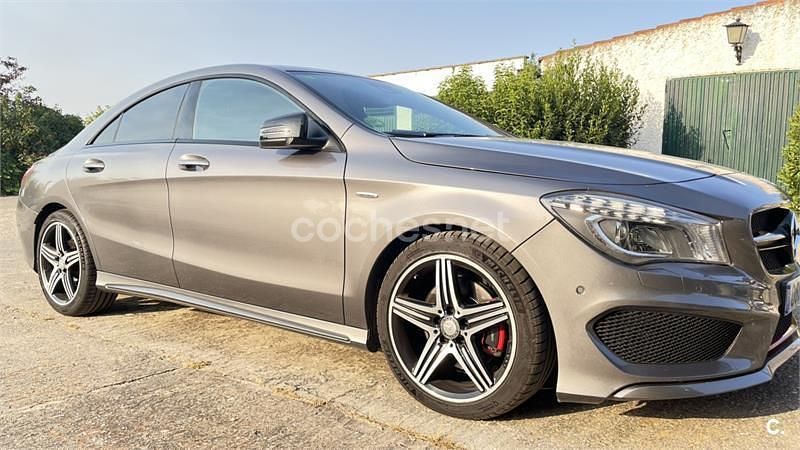 Usado Mercedes CLA250 218 CV (160 kW) 2016 Gris / plata Berlina