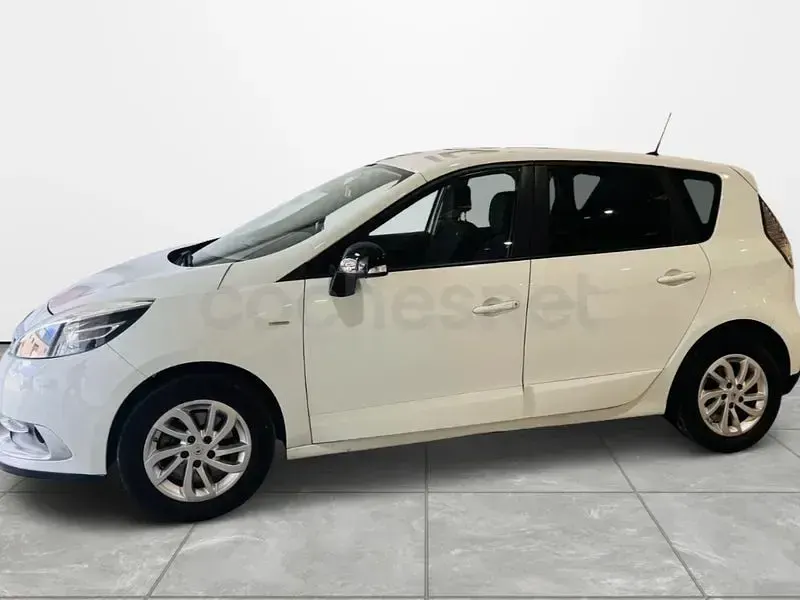 Usado Renault Scénic LIMITED 115 CV (84 kW) 2016 Blanco Monovolumen