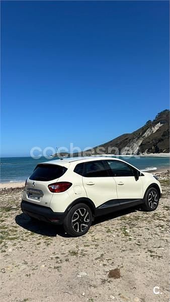 Usado Renault Captur Zen 90 CV (66 kW) 2016 Beige SUV