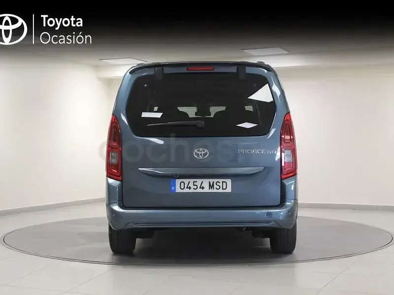 Usado Toyota Proace Verso Active 131 CV (96 kW) 2024 Azul Familiar