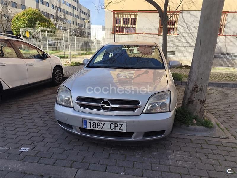 Usado Opel Vectra Comfort 100 CV (73 kW) 2003 Gris / plata Berlina