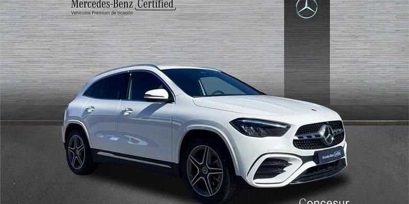 Usado Mercedes GLA200 150 CV (110 kW) 2023 Blanco SUV