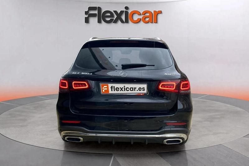 Usado Mercedes GLC300 245 CV (180 kW) 2020 Negro SUV