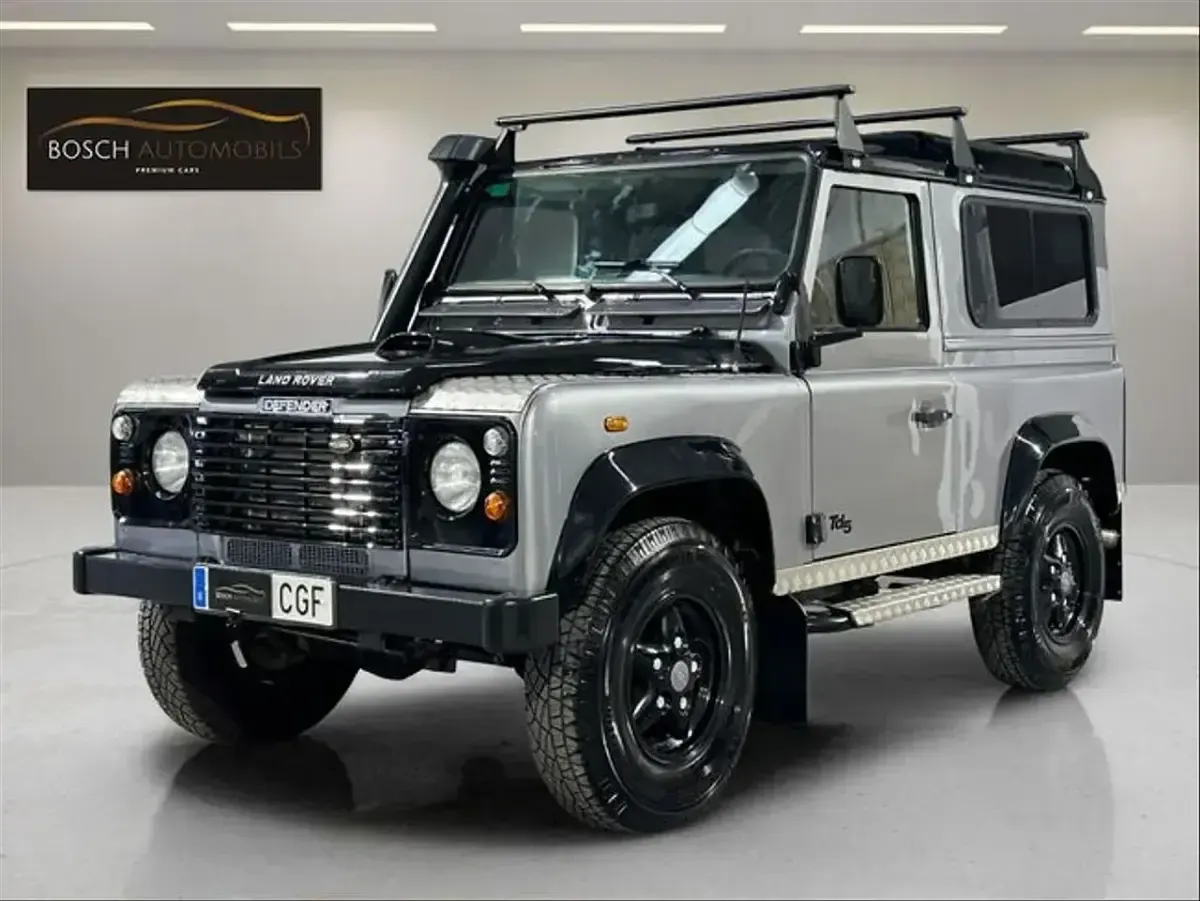 Używany Land Rover Defender 122 KM (89 kW) 2003 SUV