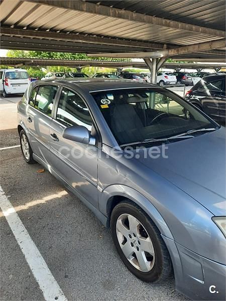 Gris / plata Usado 2003 Opel Signum Familiar | 2899 € - Imagen 1/4
