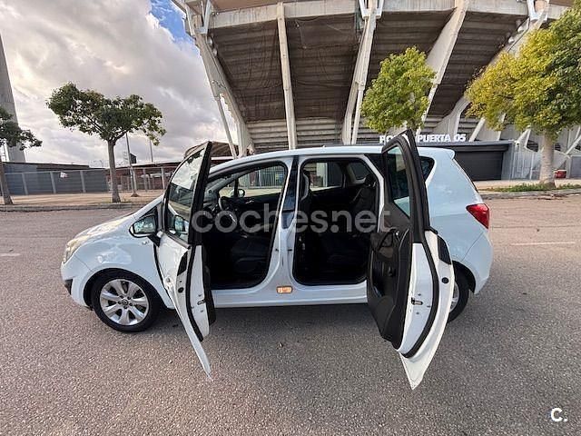 Usado Opel Meriva Selective 100 CV (73 kW) 2011 Blanco Monovolumen