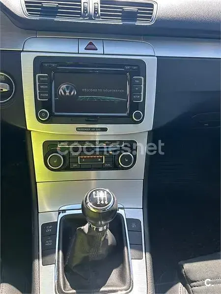 Usado VW Passat Advance 140 CV (102 kW) 2010 Azul Berlina