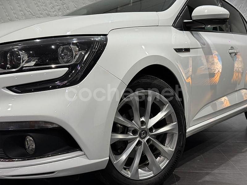 Usado Renault Mégane IV Zen 140 CV (102 kW) 2019 Blanco Berlina