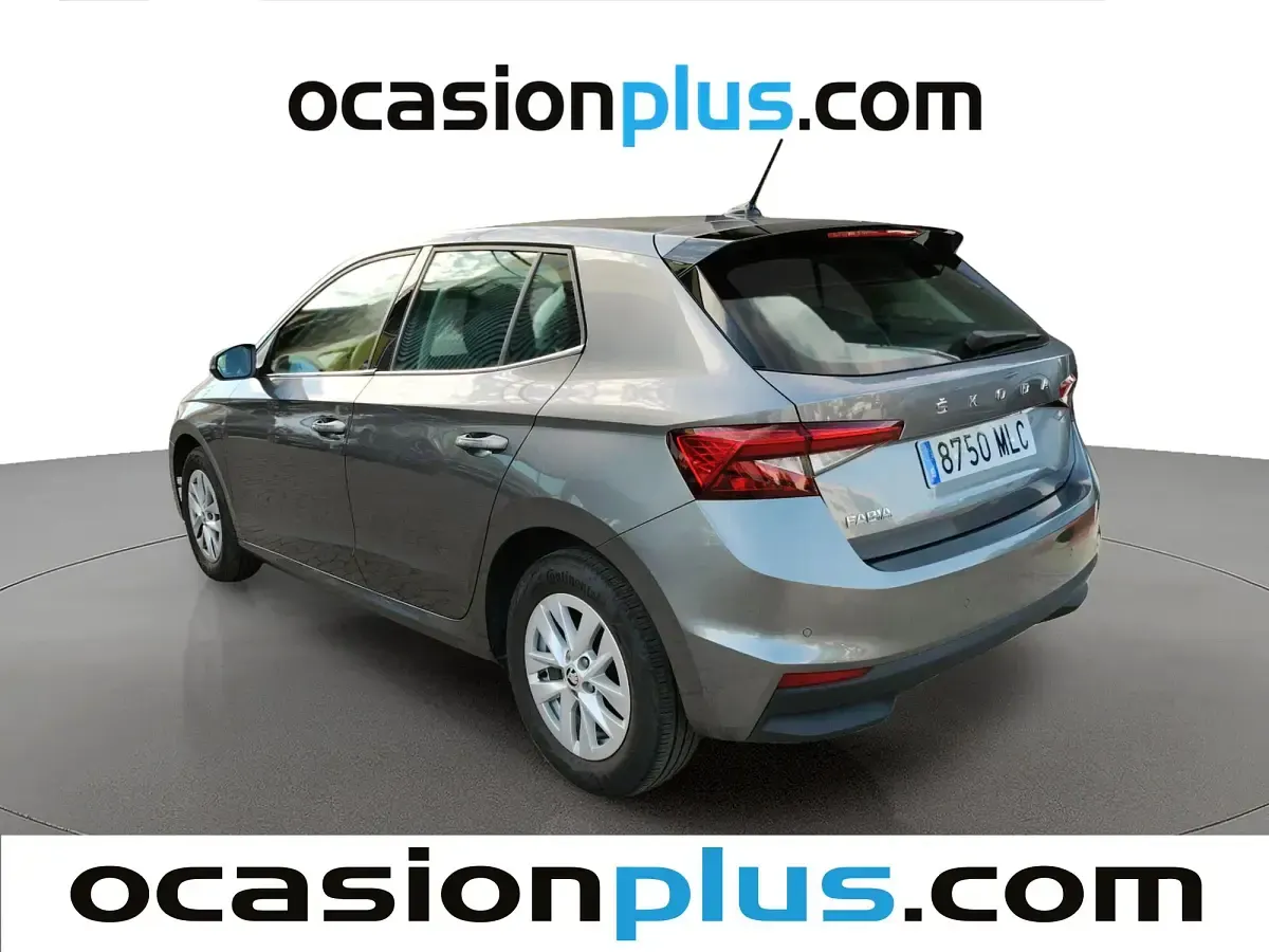 Usado Skoda Fabia Ambition 80 CV (58 kW) 2023 Gris Utilitario