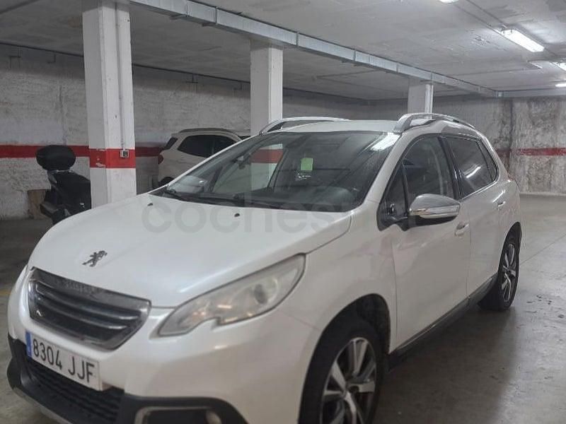 Usado Peugeot 2008 Allure 120 CV (88 kW) 2015 Blanco SUV