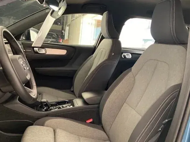 Usado Volvo XC40 Plus 163 HP (119 kW) 2025 Todoterreno SUV