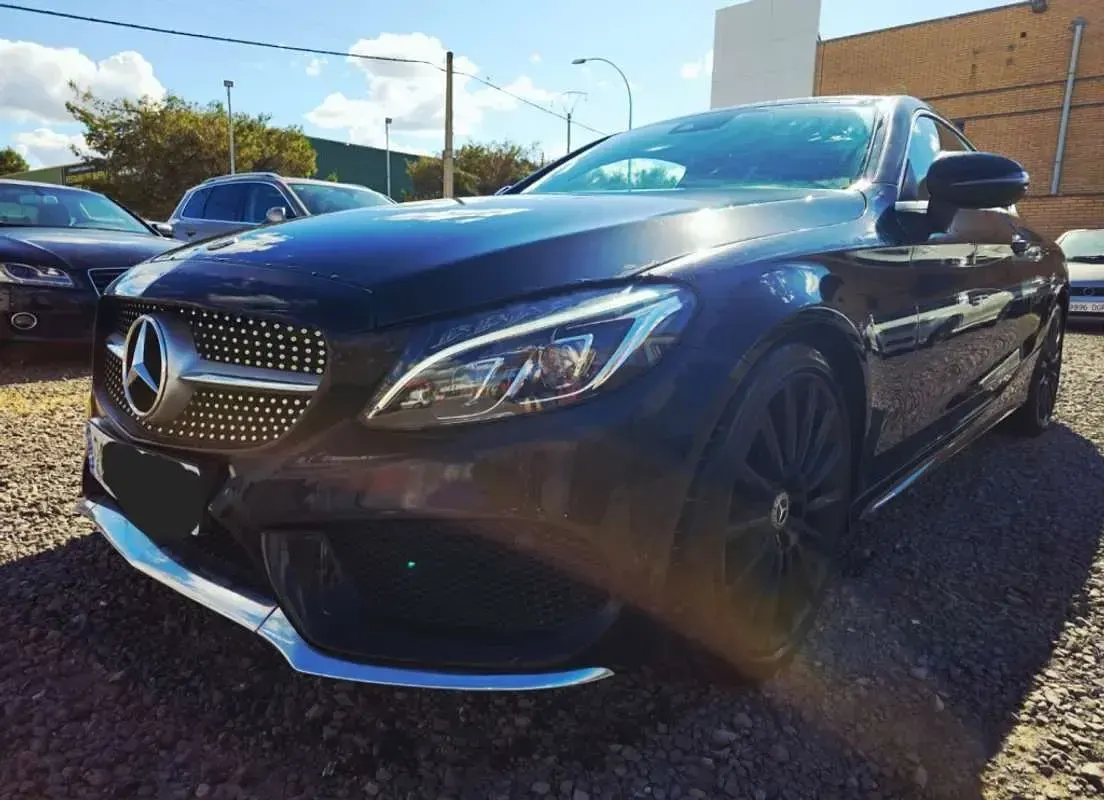 Usado Mercedes C220 170 CV (125 kW) 2017 Negro Coupe