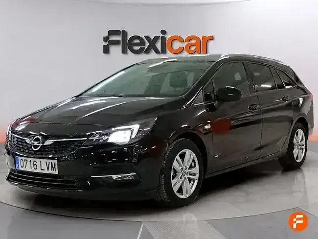 Usado Opel Astra Ultimate 145 CV (106 kW) 2021 Negro Familiar