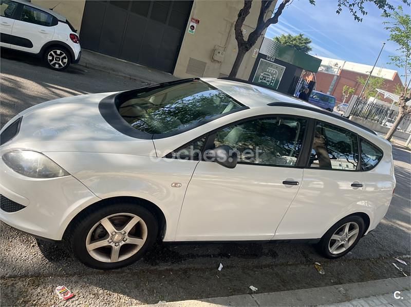 Usado Seat Altea XL Style 105 CV (77 kW) 2008 Blanco Monovolumen