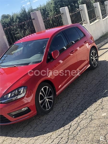 Usado VW Golf VII Edition 105 CV (77 kW) 2014 Rojo Berlina