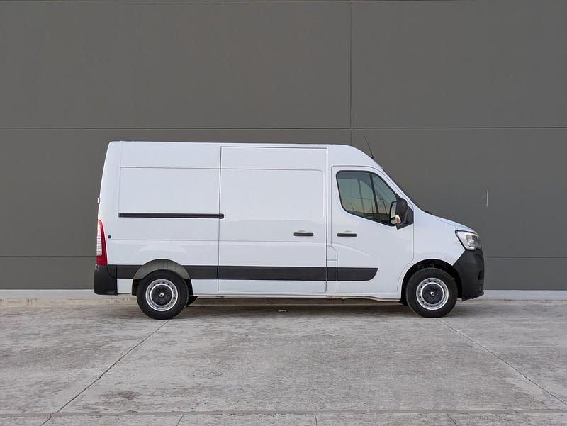 Usado Renault Master 135 CV (99 kW) 2022 Blanco Berlina