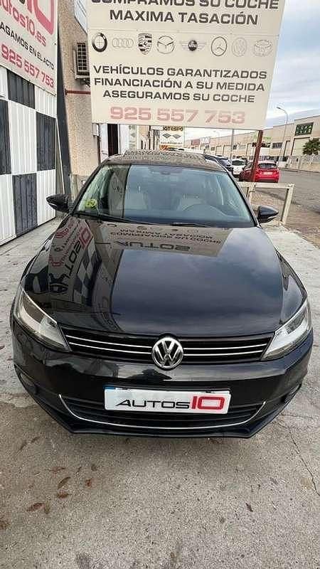 Usado VW Jetta Advance 105 CV (77 kW) 2012 Negro Berlina