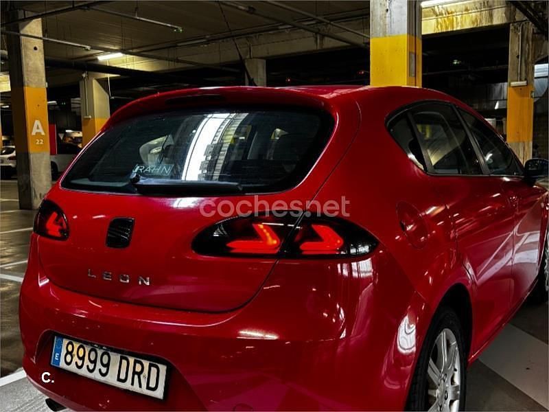 Usado Seat Leon Reference 102 CV (75 kW) 2005 Rojo Utilitario