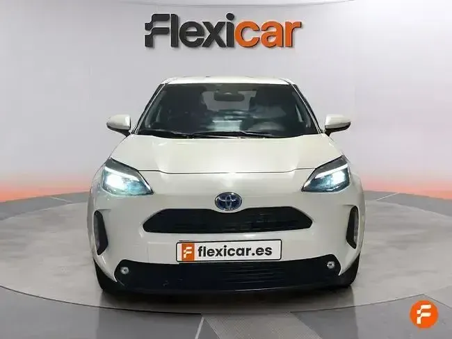 Usado Toyota Yaris Hybrid Active 116 CV (85 kW) 2024 Blanco