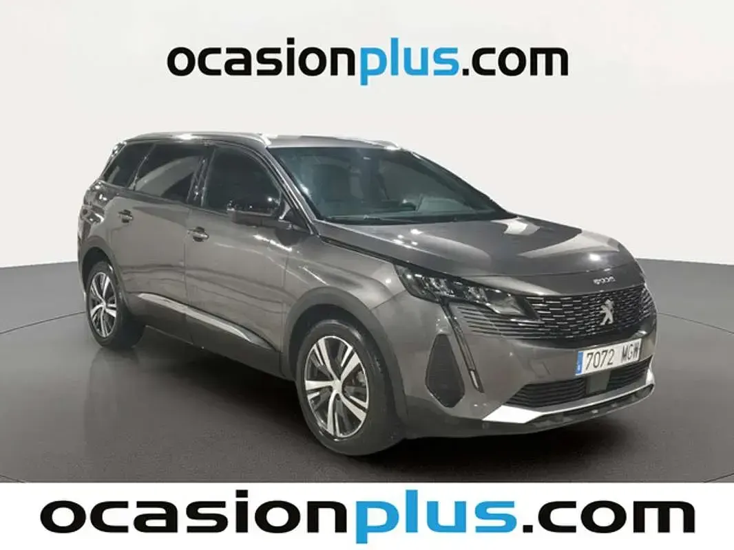 Usado Peugeot 5008 Allure 131 CV (96 kW) 2023 Plateado SUV