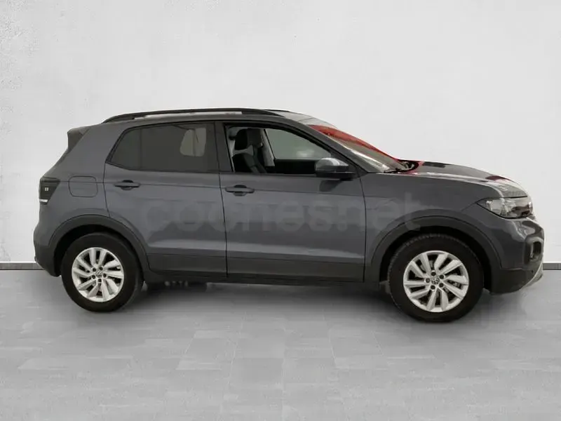 Usado VW T-Cross Advance 110 CV (80 kW) 2023 Gris / plata SUV